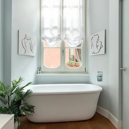 Elegant In With Terrace