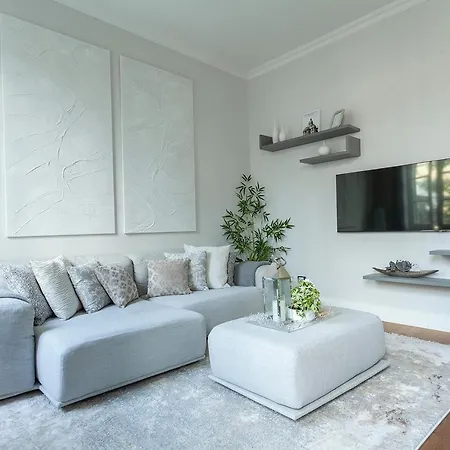 Apartment Elegant In With Terrace